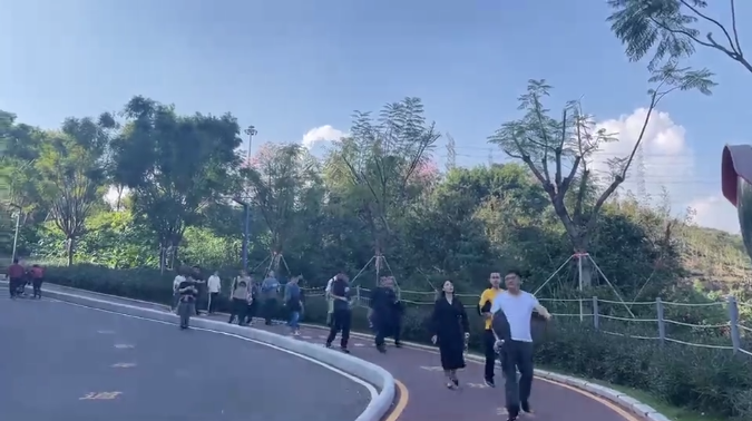 U8国际团建淘金山绿道徒步