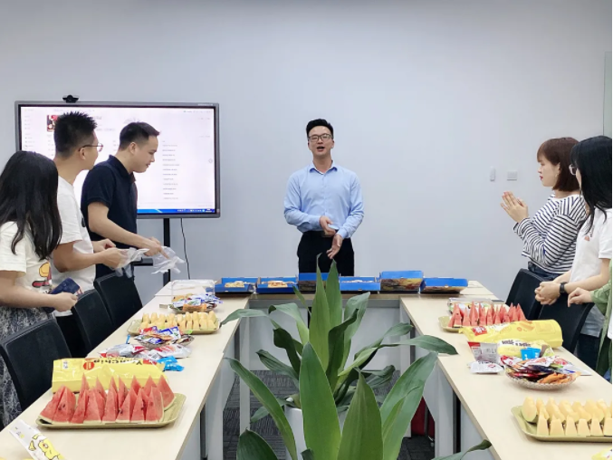 U8国际迎新下午茶.png