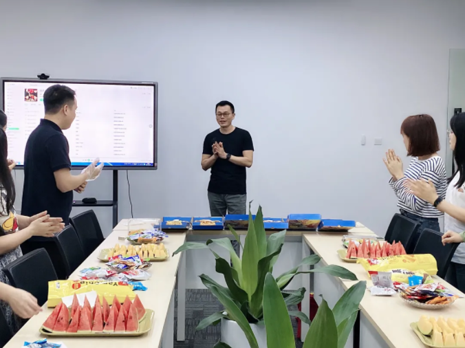 U8国际迎新下午茶.png