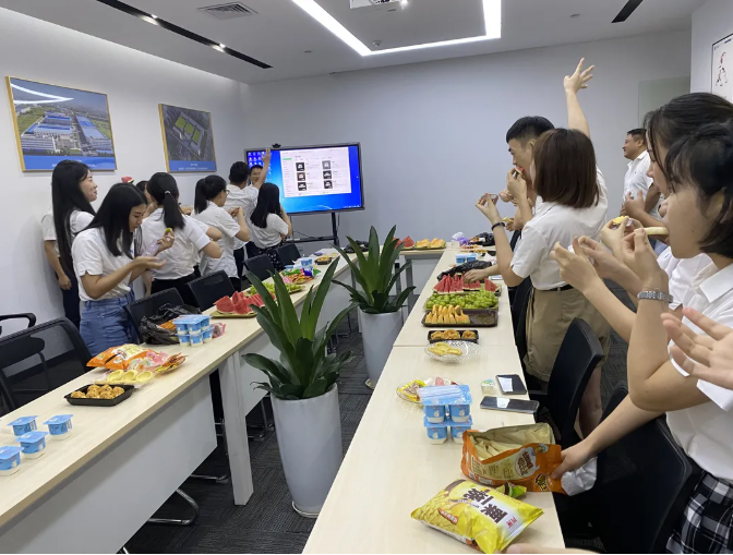 U8国际迎新下午茶.png