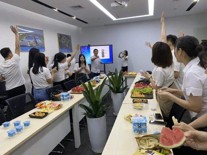 U8国际迎新下午茶.png