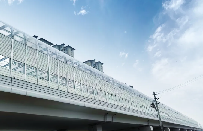U8国际参建西安地铁10号线一期声屏障
